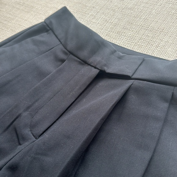 INC black dress shorts, 4, dressy, pleated, side pockets - Picture 3 of 5